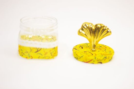 صورة علب بلاستيك للمكسرات